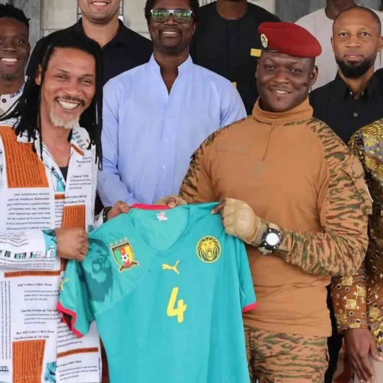 Burkina Faso - Samuel Eto’o Salue Le Président Ibrahim Traoré Lors De La Réouverture Du Stade Du 4-Août.