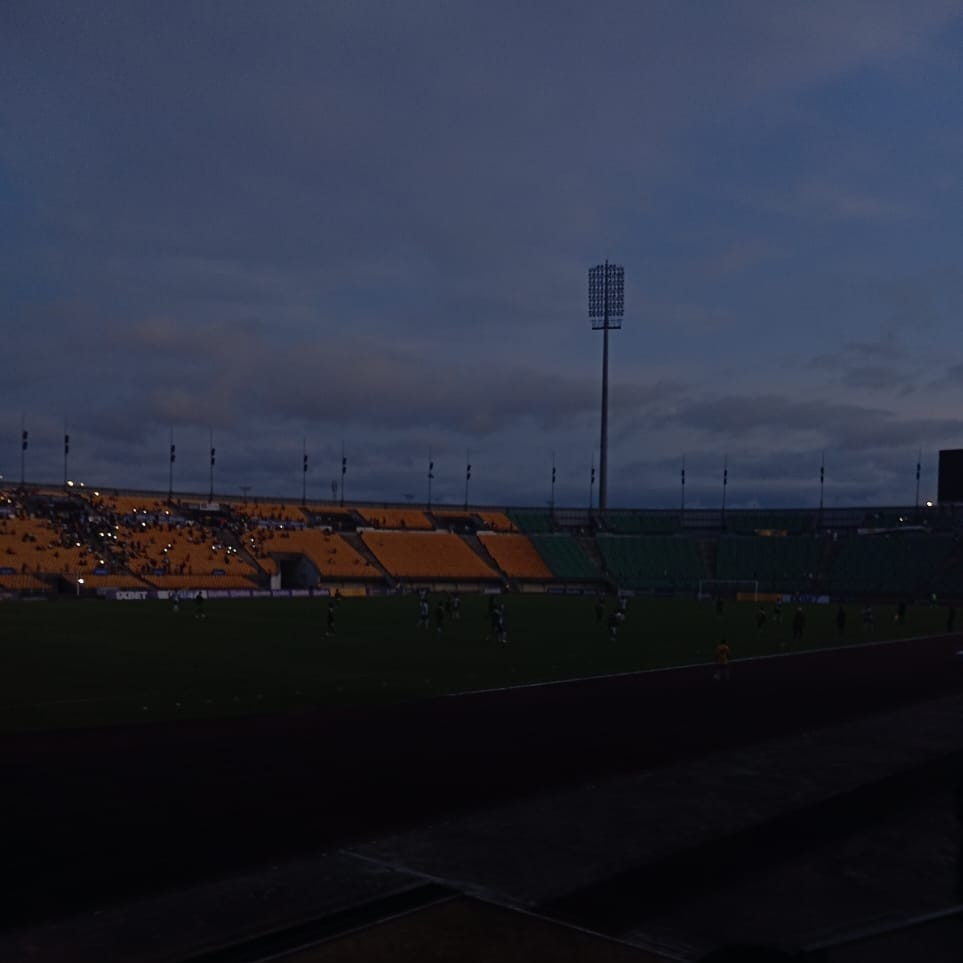 CAMEROUN :: Obscurité sur le Terrain : Désaccord sur les Tickets d'Accès au Stade de la Réunification de Douala :: CAMEROON